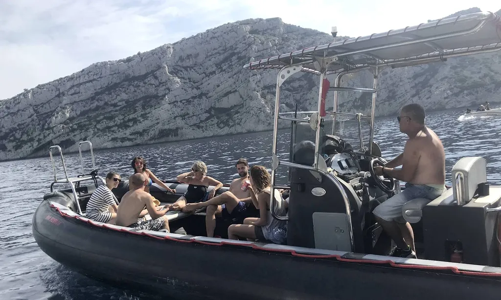 Calanques Express semi-rigide de la flotte l’Eden Boat  visite de Calanques avec skipper professionnel