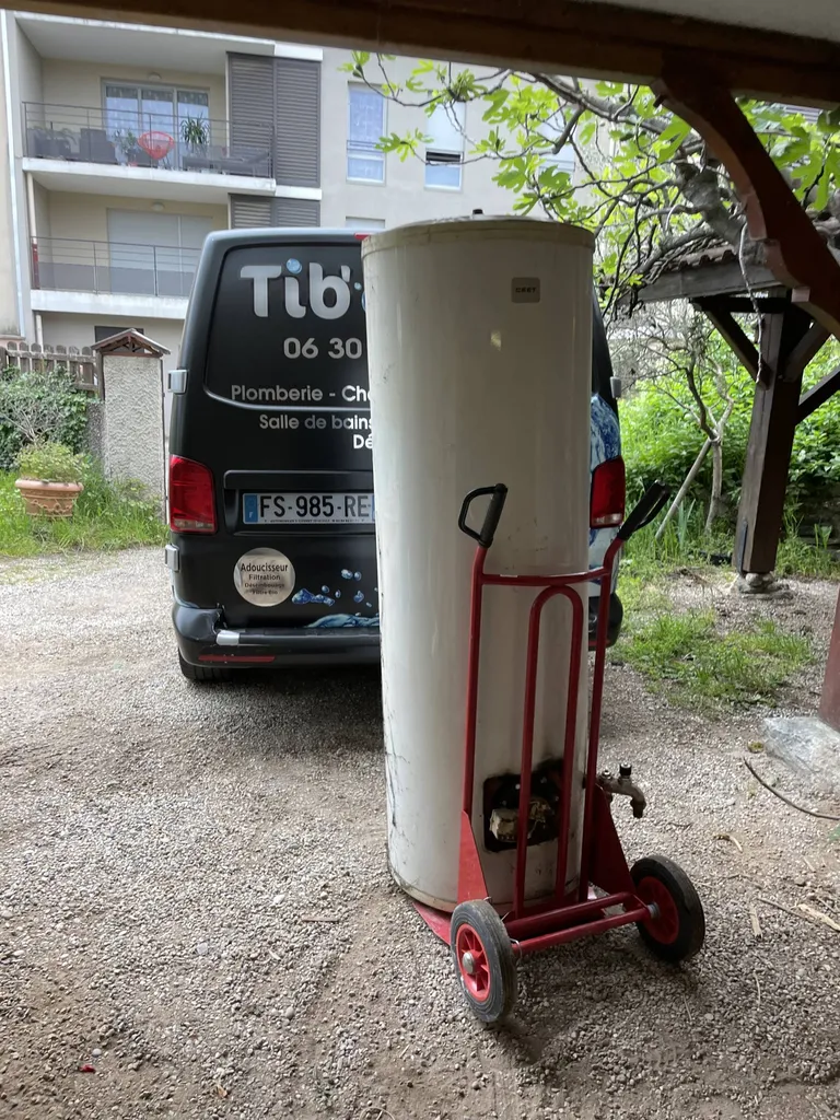 Tib’eau Plomberie – Dépannage chauffe-eau, évacuation bouchée et désembouage à Craponne, Grézieu-la-Varenne et Brindas