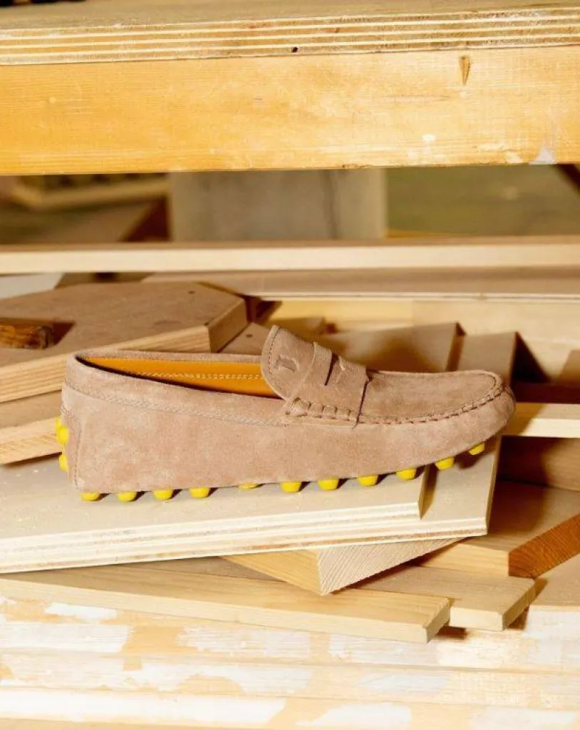 Les nouvelles collections Tod's Printemps-été 2024 pour femmes, le mode de vie à l'italienne.
