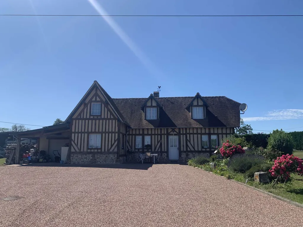 EN VENTE - En NORMANDIE région de LISIEUX (CALVADOS) belle maison contemporaine de style normand