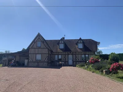 EN VENTE - En NORMANDIE région de LISIEUX (CALVADOS) belle maison contemporaine de style normand