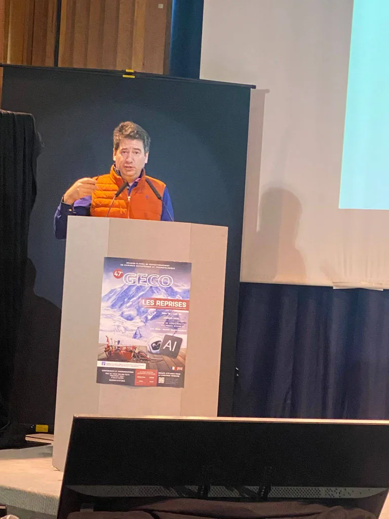 Docteur Julien Beldame, chirurgien orthopédiste à l'ICP Paris, intervenait au congrès du GECO