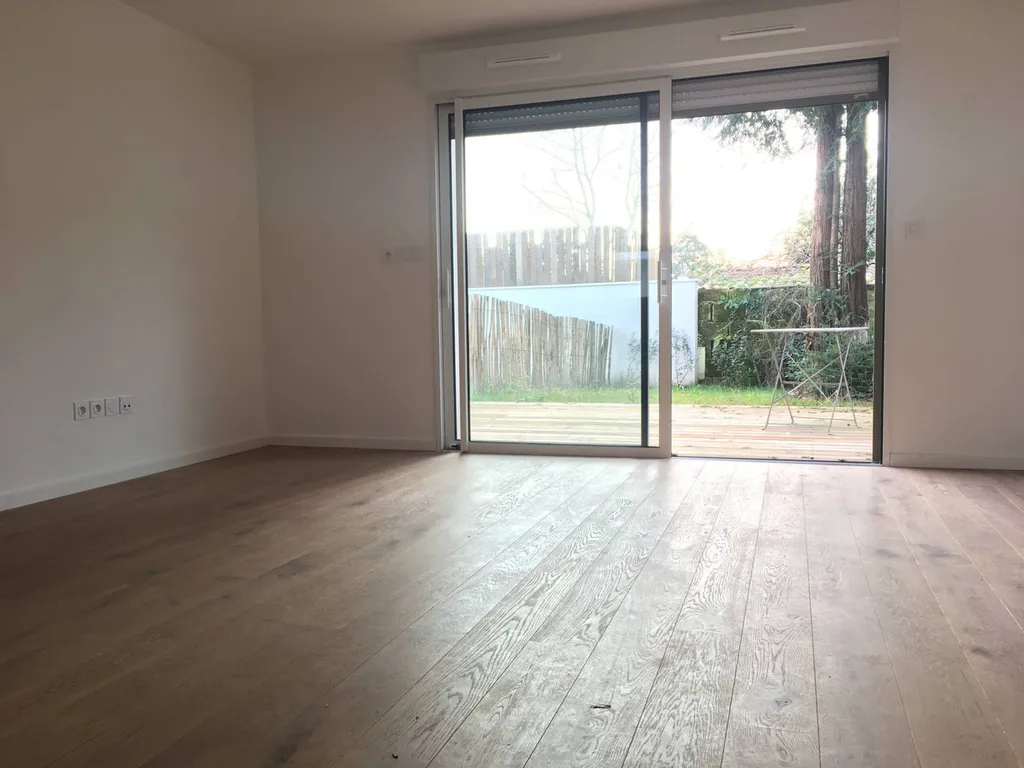 Acheter une Maison Neuve avec 4 chambres et Jardin Au Bouscat