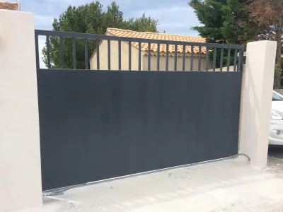 PORTAIL FER FORGE HAUT BARREAUDE BAS TOLE BRISE VUE SAUSSET LES PINS FABRICATION SUR MESURE