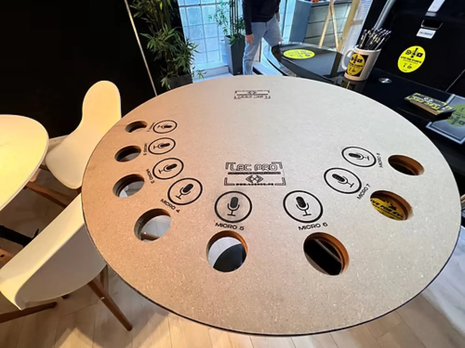 TABLE HAUTE MICROS EVENEMENTIEL