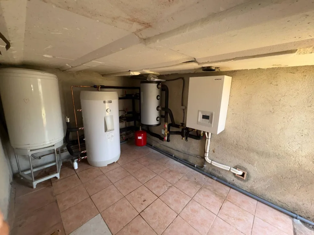 Pose d'une pompe à chaleur Hitachi dès 9 990€ dans le Var 