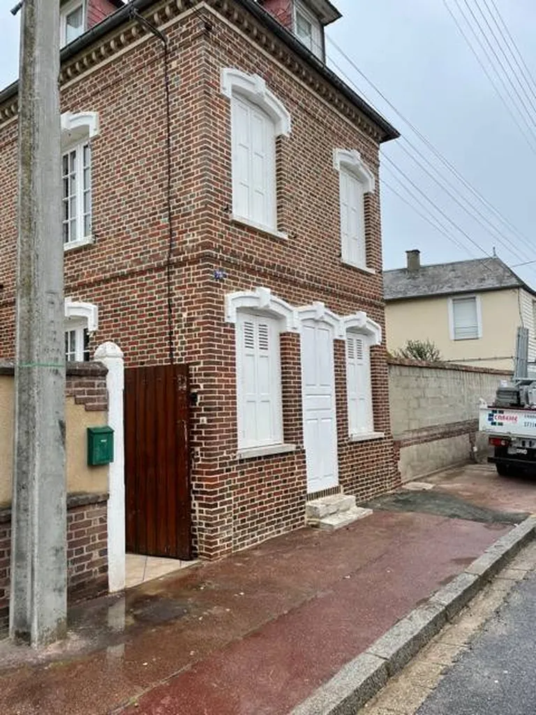 Rejointoiement de façade sur maison de maître proche Le Neubourg