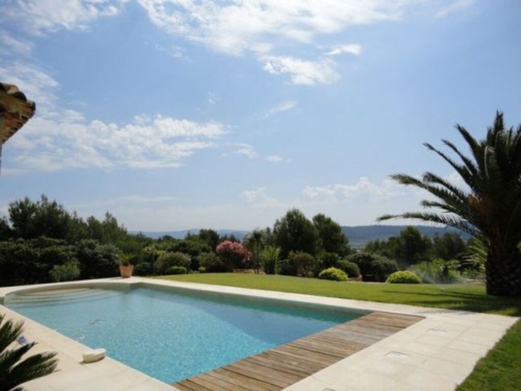 La cadiere vente maison de plain pied avec piscine