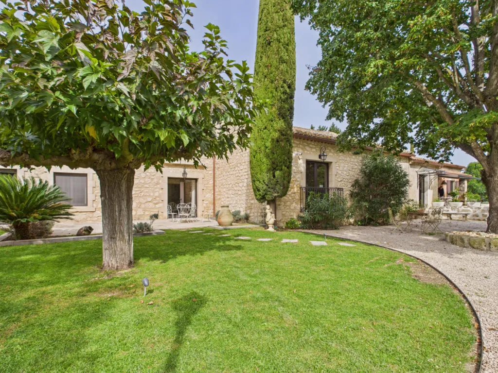 Magnifique mas à vendre à Mollégès dans un cadre exceptionnel