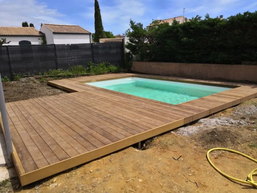 Terrasse en bois exotique Itauba de 60 m² pour un espace extérieur chaleureux et durable à Saint-Gély-du-Fesc  proche de Montpellier
