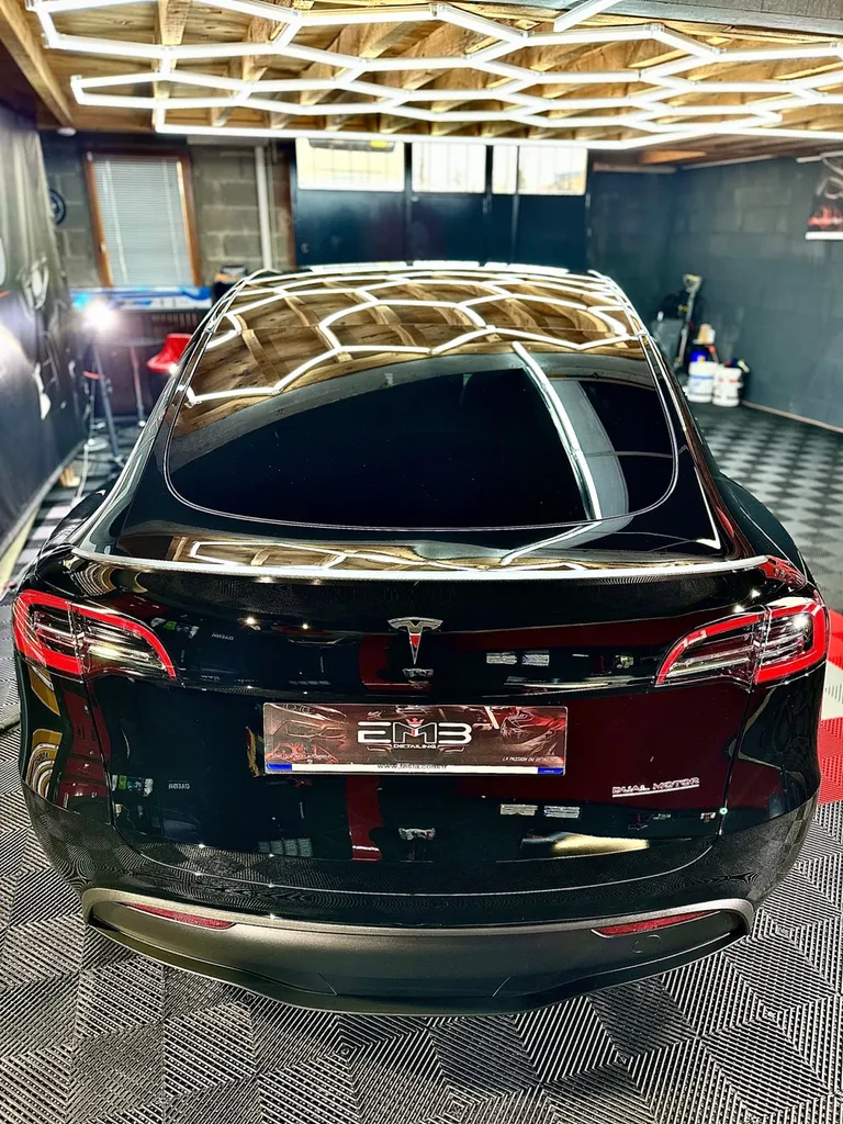 Protection carrosserie PPF Lyon plus traitement céramique carrosserie Tesla model Y Perf 