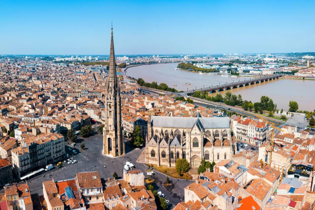Menuiserie sur mesure avec fabrication locale française et garanties jusqu’à 10 ans à Bordeaux