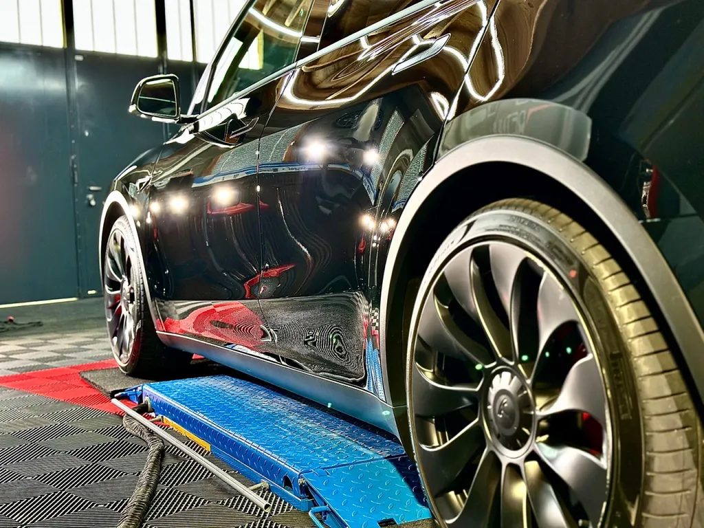Protection carrosserie PPF Lyon plus traitement céramique carrosserie Tesla model Y Perf 