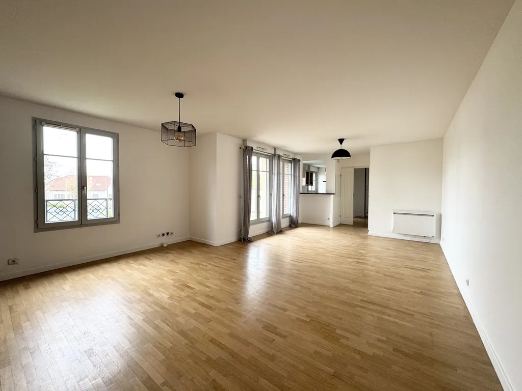 Saint Germain en Laye Exclusivité location appartement 3 chambres en duplex au Dernier étage avec une terrasse dans une résidence de standing de Saint Germain en Laye