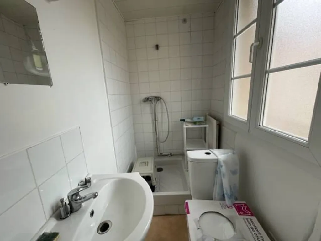 A vendre immeuble de 170 m² habitables comprenant 6 lots sur la commune d'ELBEUF 76500