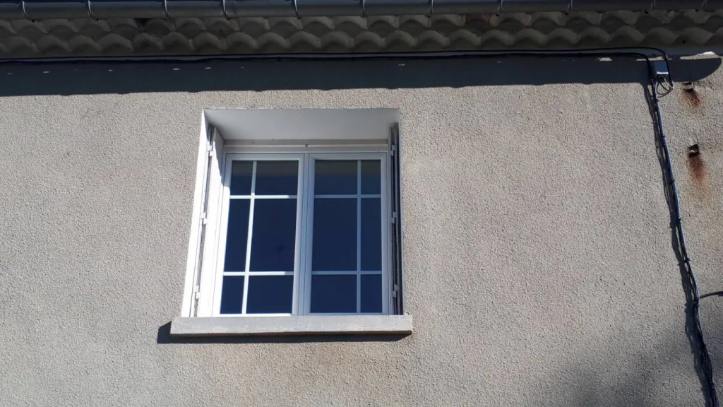Pose de fenêtres et portes fenêtres en PVC rénovation Vaison la Romaine