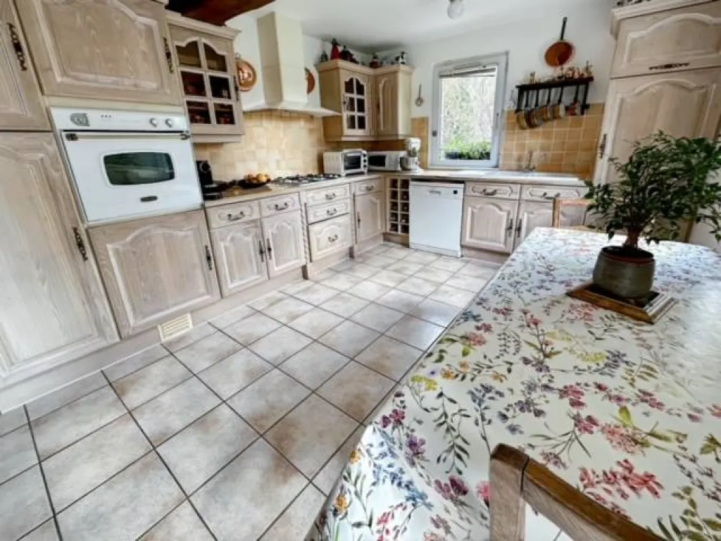 A vendre maison de 185 m² édifiée sur 2023 m² de terrain sur la commune de ORIVAL 76500