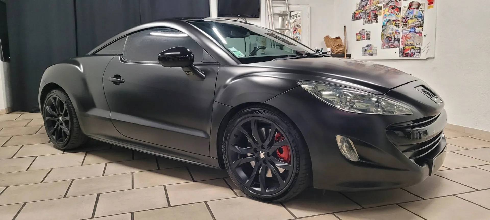 Total covering peugeot rcz Satin black Avery