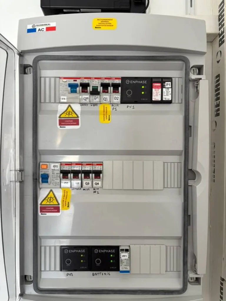 Pose d'un batterie de stockage Enphase IQ 5P par votre partenaire Provence Energie Solaire Services à La Ciotat