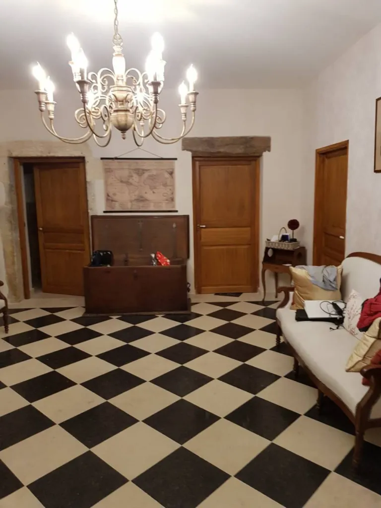 La pierre de Montagnac, la véritable pierre du Périgord Dordogne pour dallage intérieur et extérieur