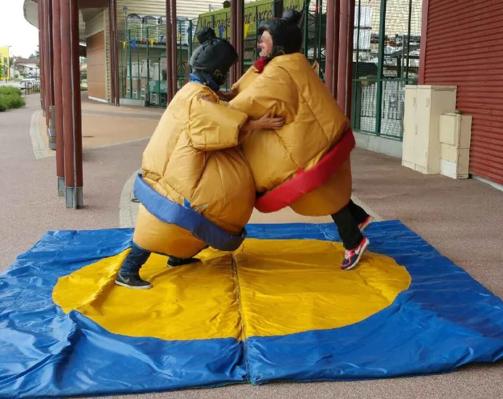 Location sumo gonflable : transformez-vous en sumotori & mettez votre adversaire au tapis à Lyon, Grenoble et Saint-Etienne