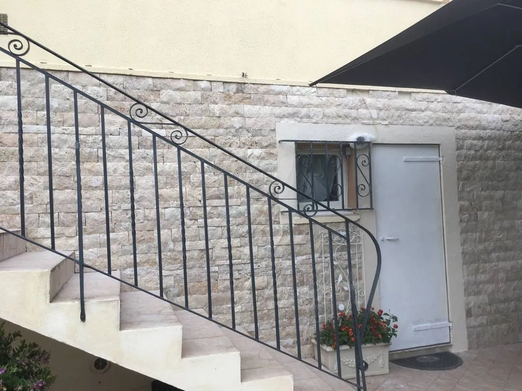 PAREMENT MOELLONS ECLATES TRAVERTIN BEIGE