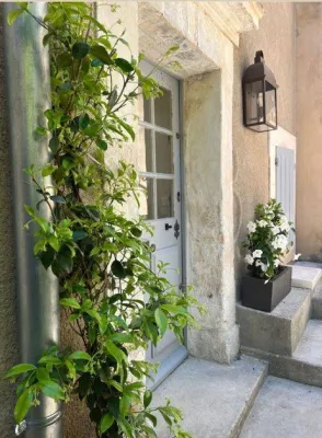 La restauration d'une maison de village à Ménerbes, avec beaucoup de charme.