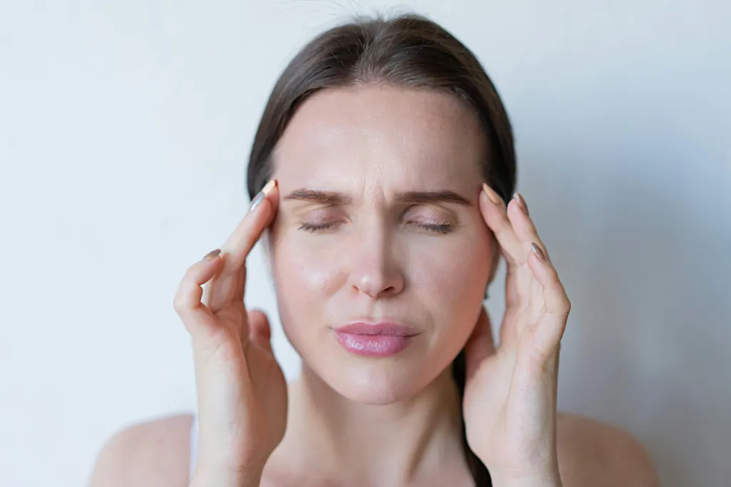Dents serrées, mâchoire crispée et migraines : découvrez le soin Miracle Face Renata França au centre DERMA SUD Castanet-Tolosan, proche de Toulouse