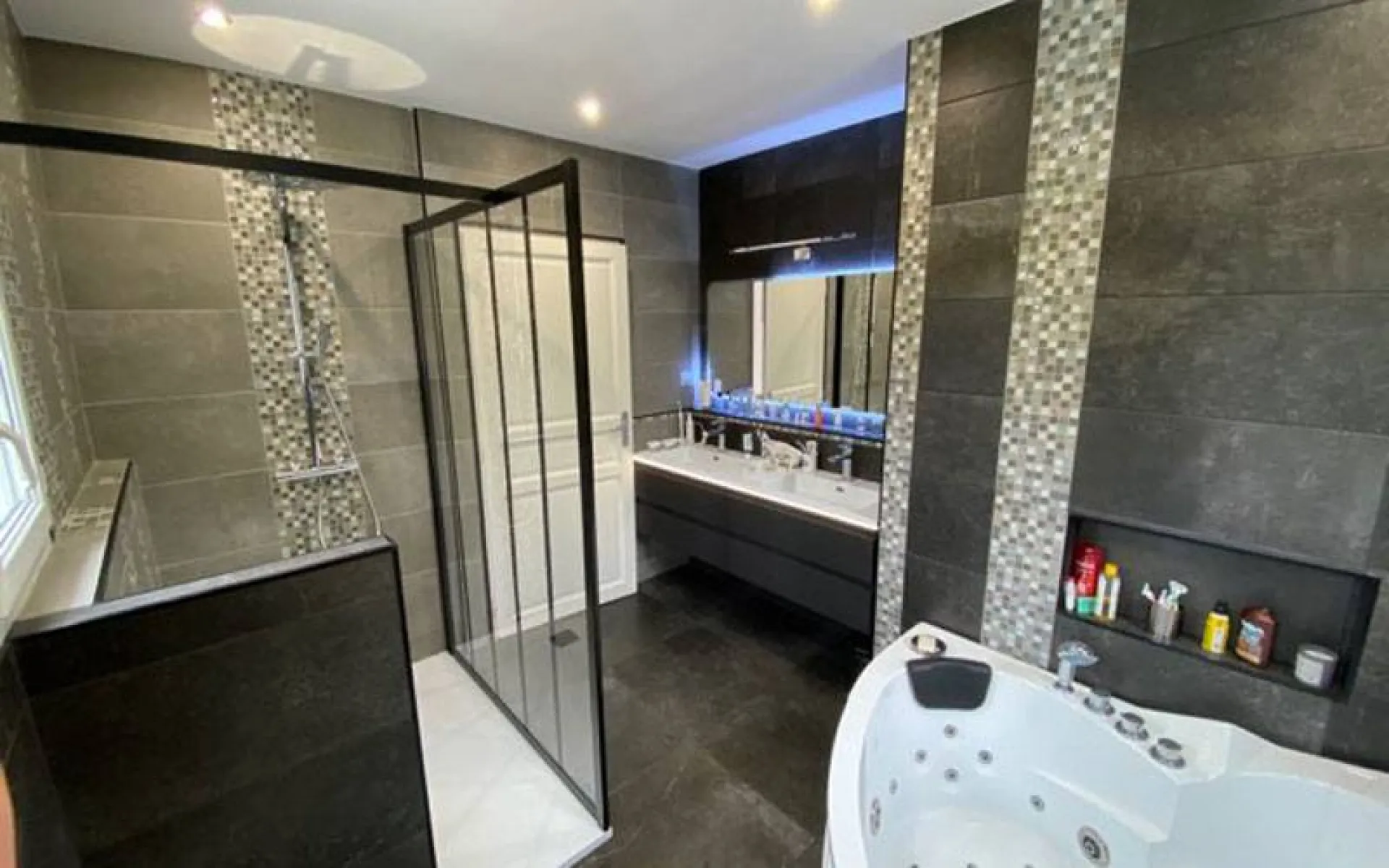 Tarif rénovation complète d'une salle de bain à Hyères