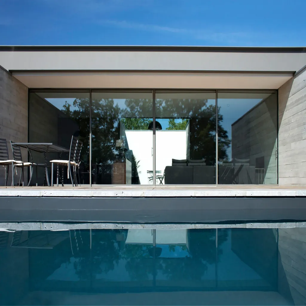 Rénovation ou construction, vous optez pour de la menuiserie ultra fine et design sur Martigues et Istres