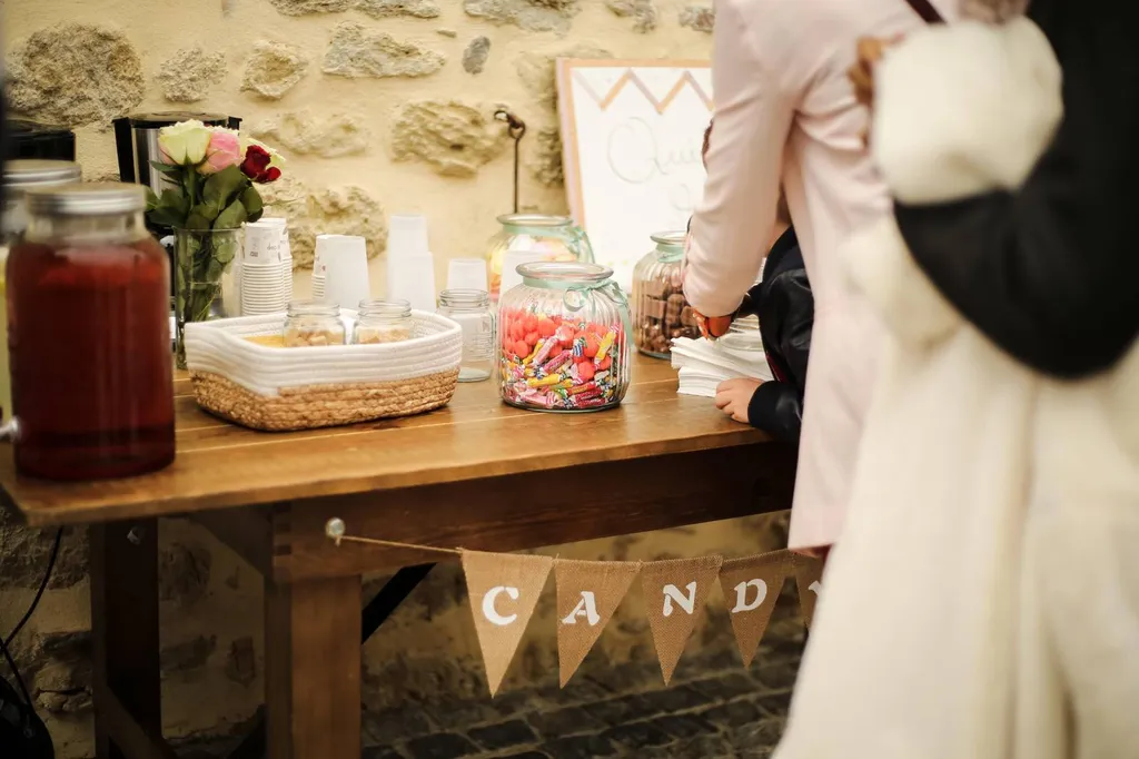 Mariétou et François : Un mariage plein d'idées dans un domaine en vieille pierre et bois dans la région Bordelaise - Les Mariages de Mademoiselle L - Christelle Petard