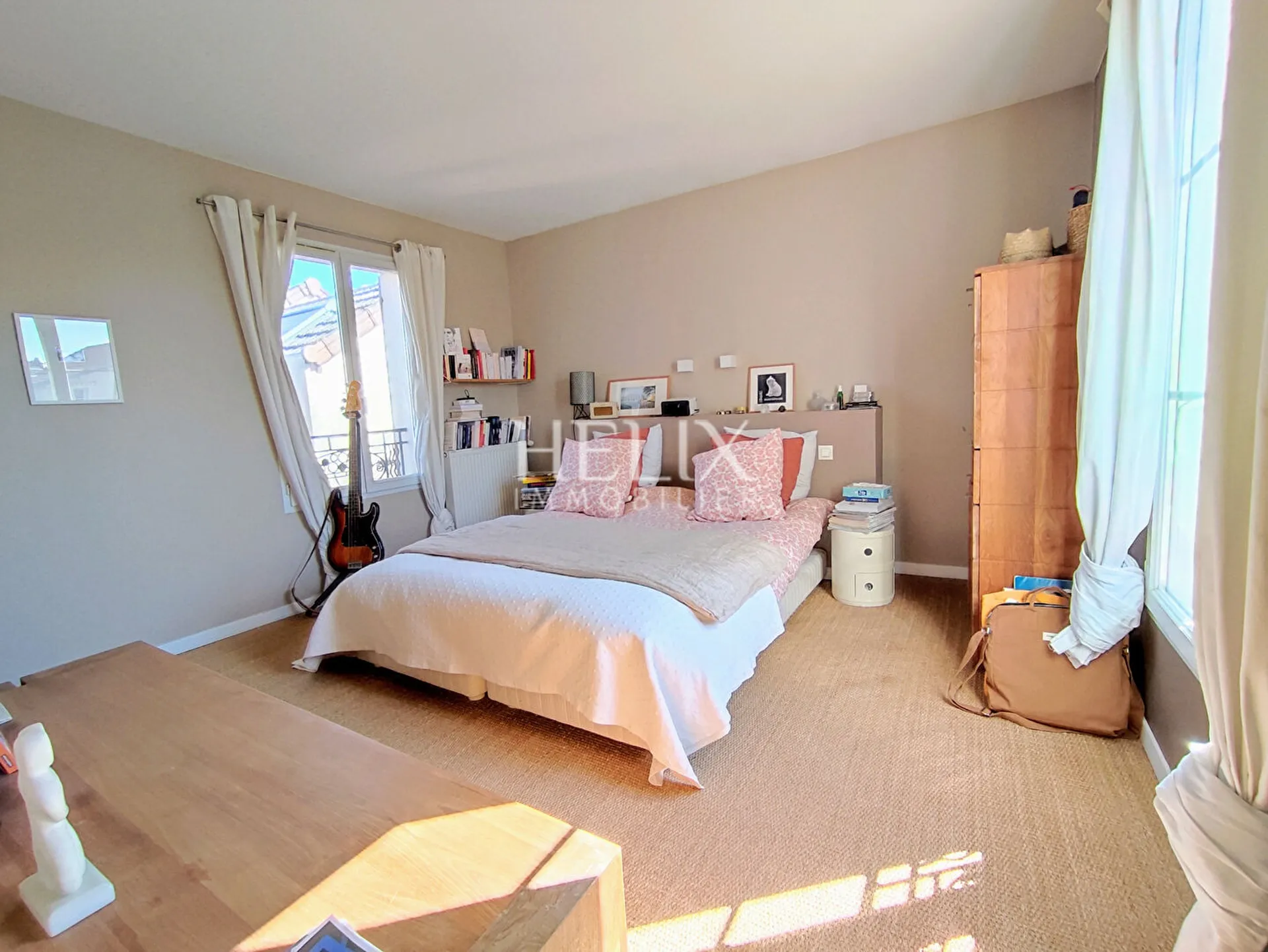 Maisons Laffitte, à 8 mn du RER, maison de 151 m2 avec grande pièce de vie lumineuse, 4 chambres, un bureau et un sous-sol total