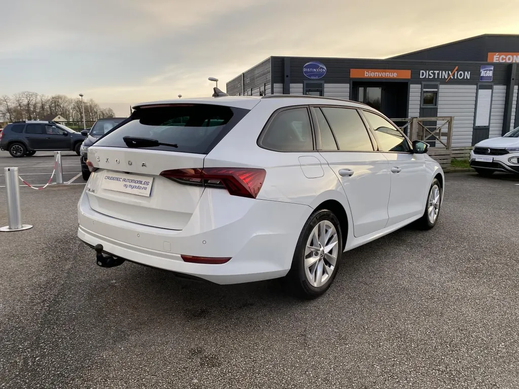 SKODA Octavia Combi d'occasion près du Havre : 2.0 TDI 150 DSG Ambition chez Caudebec Automobiles Normandie