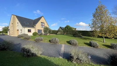 Maison d’architecte de 168.93 m², située à proximité de la commune d'envermeu et de ses commerces, sur son terrain de 2 500 m², Seine Maritime, 76