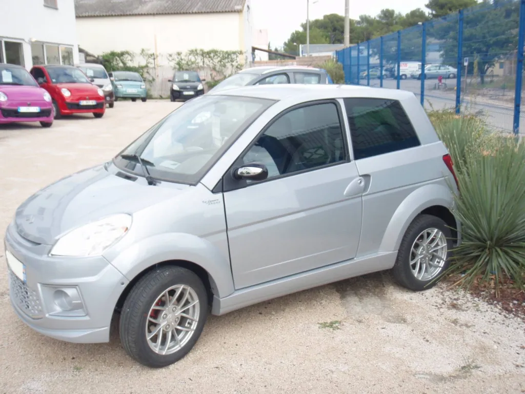 VENDU  voiture sans permis d'occasion LIGIER IXO Club DCI dans le Var 83