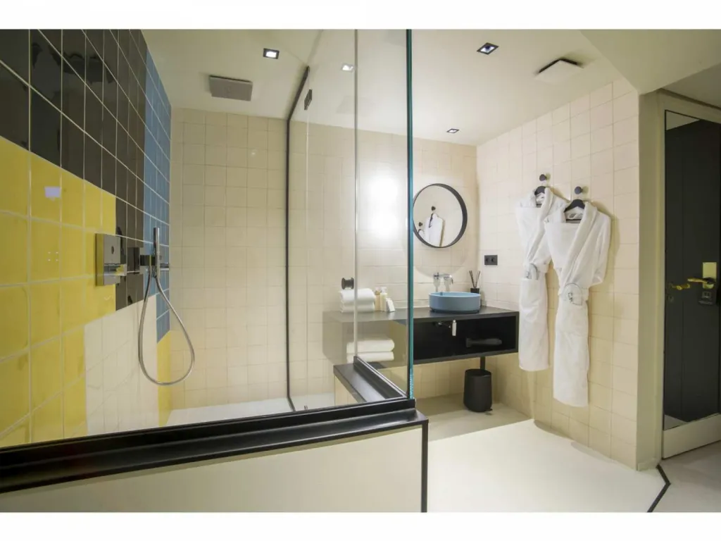 photographe d'architecture intérieure Mihotel La Tour Rose suite Acquaverde salle de bain