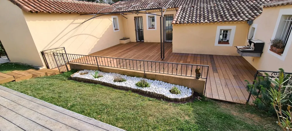Rénovation d'une terrasse en itauba à châteauneuf le rouge dans le 13