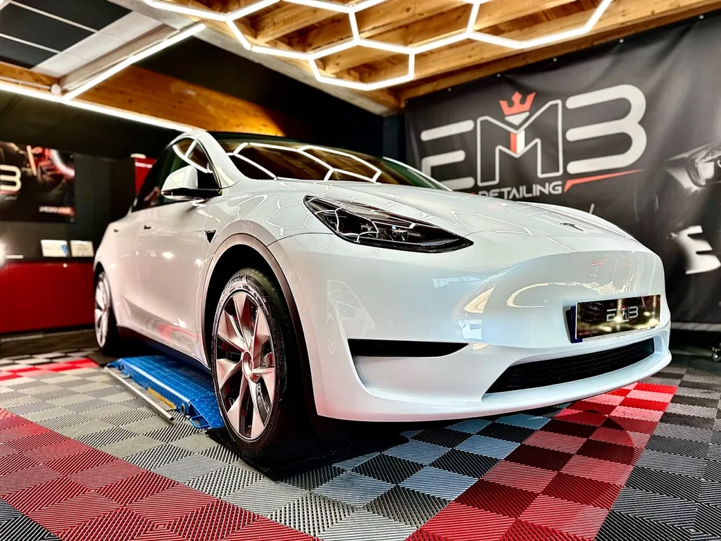 Protection carrosserie tesla model Y Lyon traitement céramique 