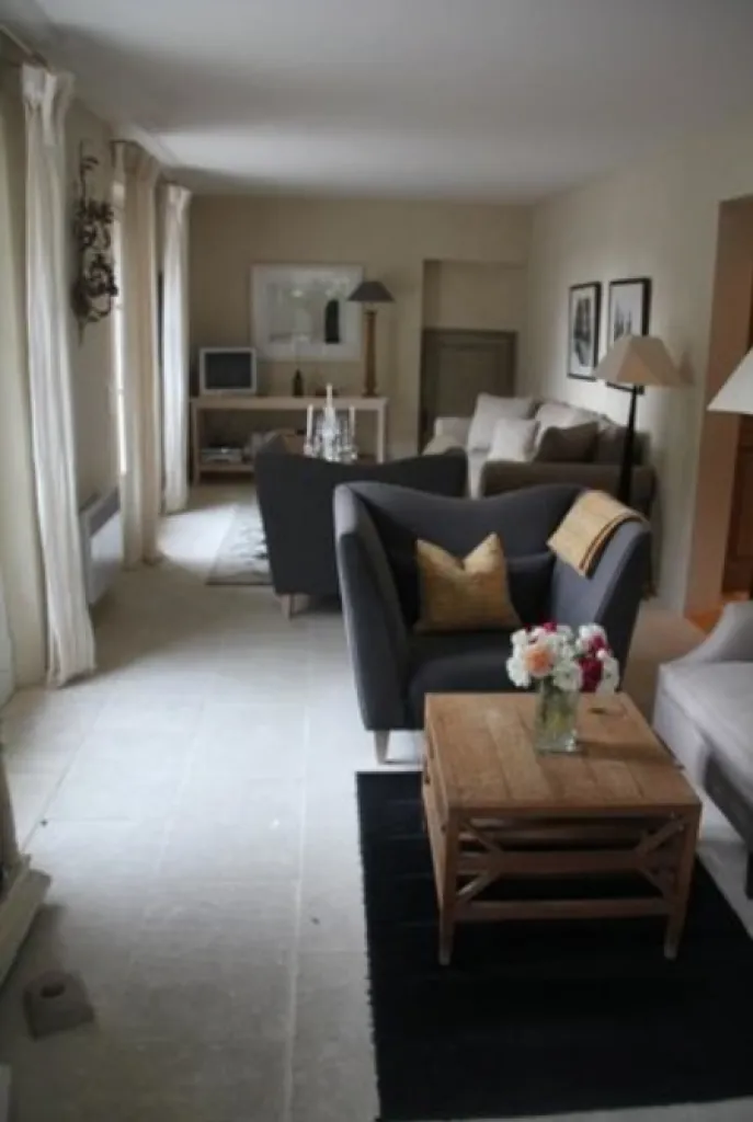  Chambre d'hôtes Le Lavandin à Pernes les Fontaine, restaurée par Sacha Houant. 