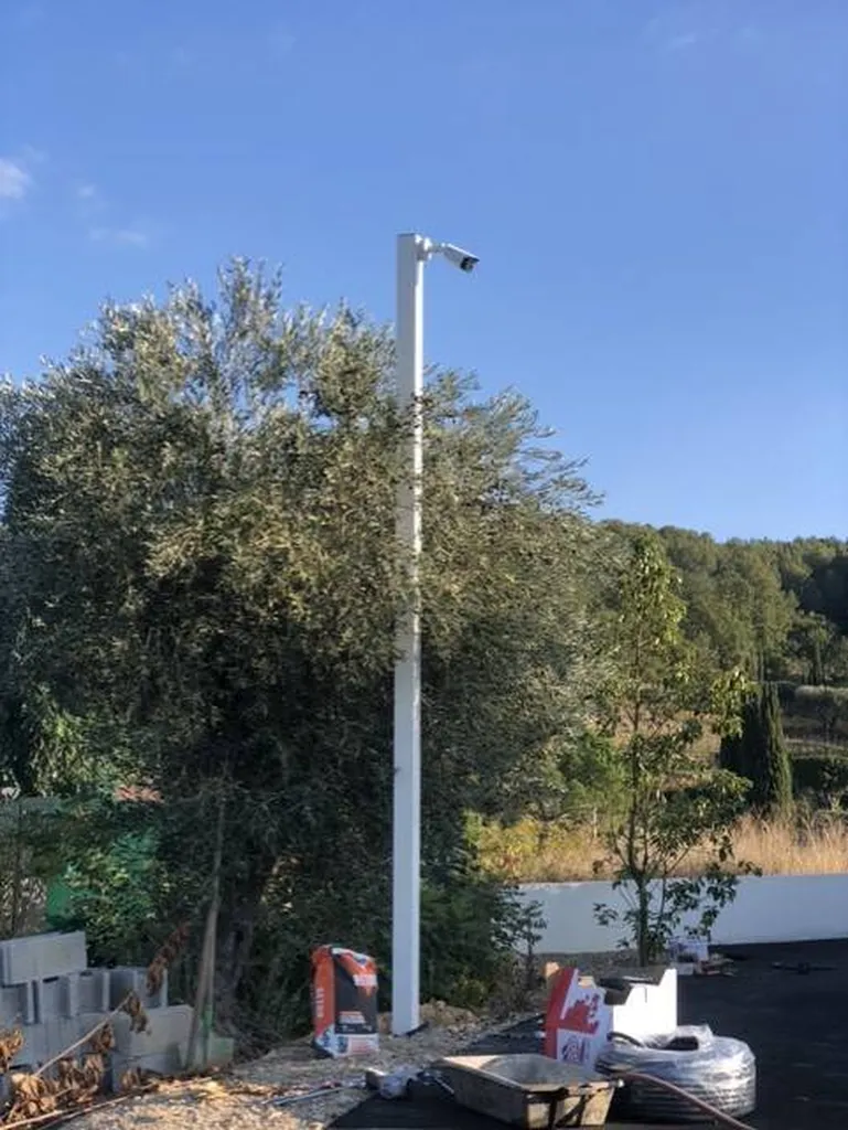 Installation d'une camera de surveillance avec antenne relais GSM a Toulon