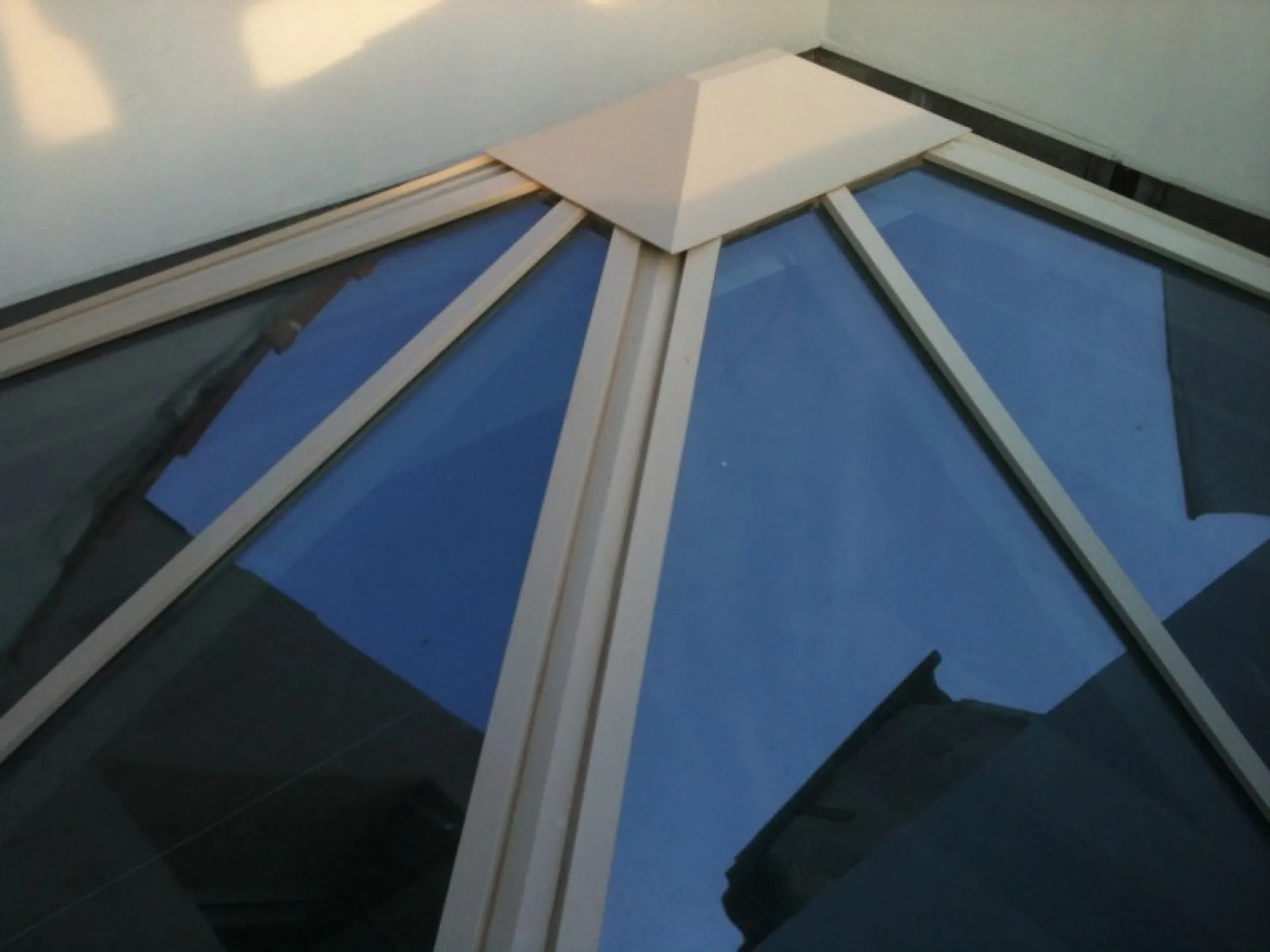 Puits de lumière type plancher en verre à Salon de Provence