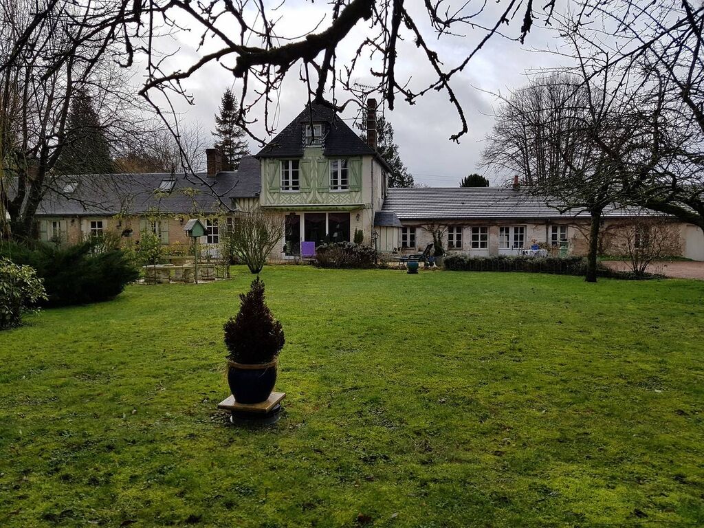 Jardin arboré de 1640 m² environ