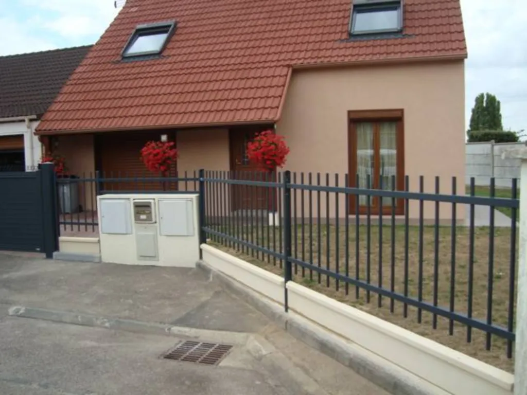 Fermeture d'un pavillon en grille barreaudée dans l'Eure 27