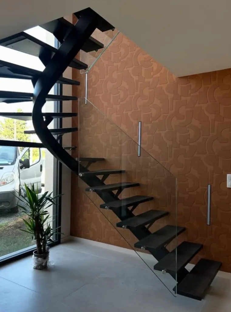 Escalier metal design haut de gamme sur mesure Lyon