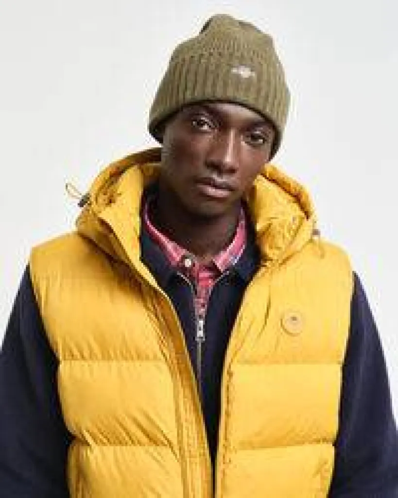 Bonnet en laine Shield GANT chez La Suite by Urban Chic rue Saint Jacques à Dieppe 76