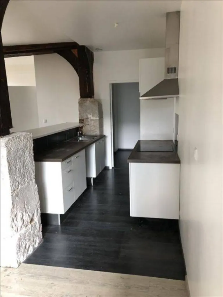 Très bel appartement de 114,28m² à la location, situé route de Darnétal à Rouen, 890€ charges comprises