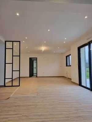 Trouver un peintre professionnel pour peinture couleur et pose de papier peint sur Le Grand-Quevilly près de Rouen