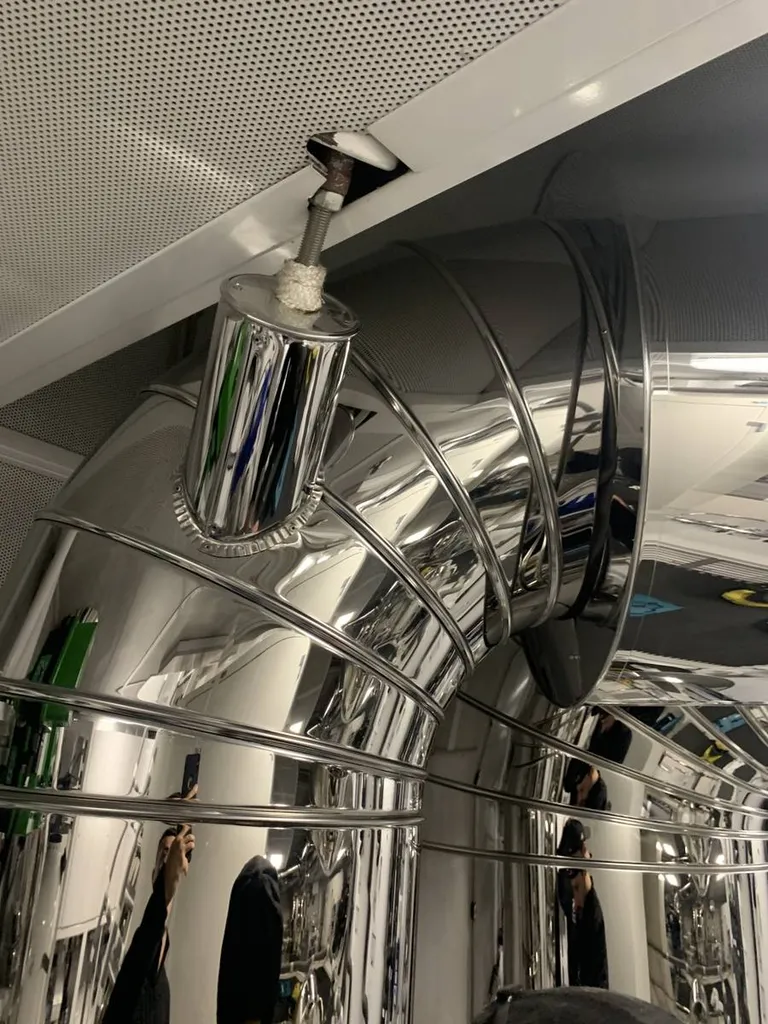 Confection de coquille en inox pour un échappement de yacht sur Monaco