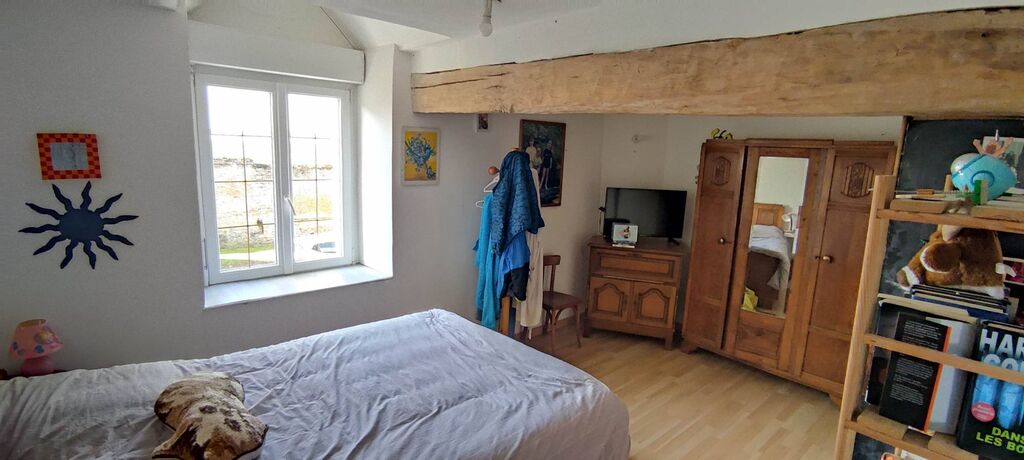 A acquérir, entre Caen 14000 et Lisieux 14100, superbe propriété en pierre de 163 m² habitables et son terrain de près de 2 500 m².