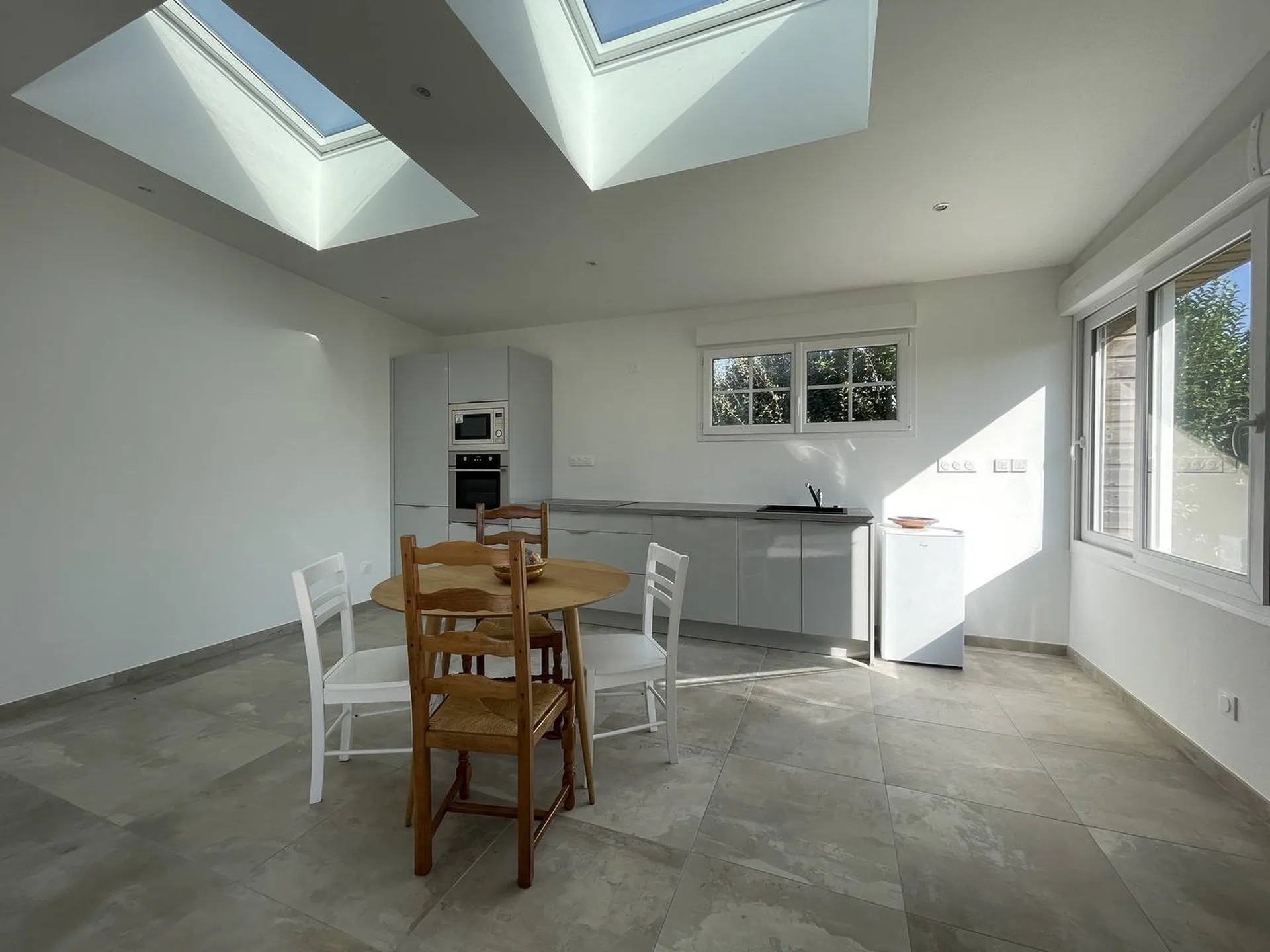 Ensemble immobilier de 321m² à la campagne sur son terrain de 4 050m², proche de Dieppe, Seine Maritime, 76.